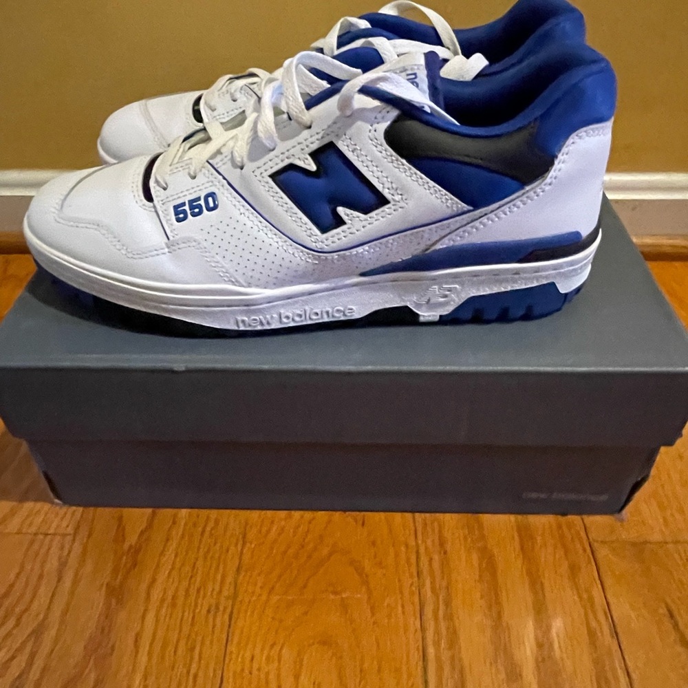 New Balance Men's 550 White and Navy Sneakers